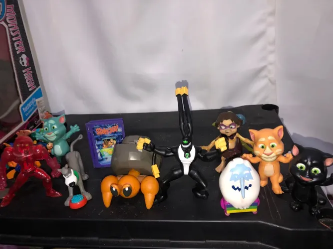 Lote Brinquedos McDonald's - Ben 10, Talking Tom e Outros (Aprox. 10 peças)