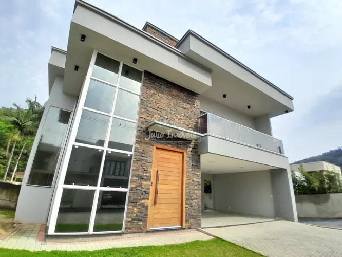 Casa semi mobiliada para locação na Guabiruba