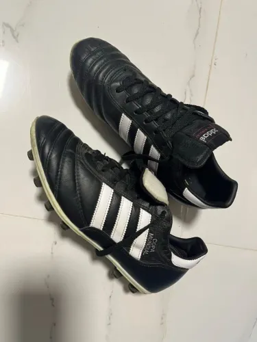 Adidas Soccer Couro, usado 2 vezes. N°39