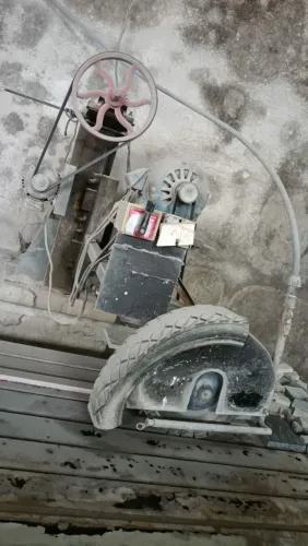 Vende-se serra motor trifásico, retirar aqui na zona norte