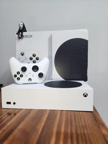 Xbox Series S 512GB na Caixa + 100 Jogos + NF