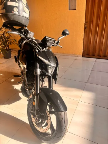 Vendo uma moto zontes R350 super nova bem conservada pô 28.0000 *38
