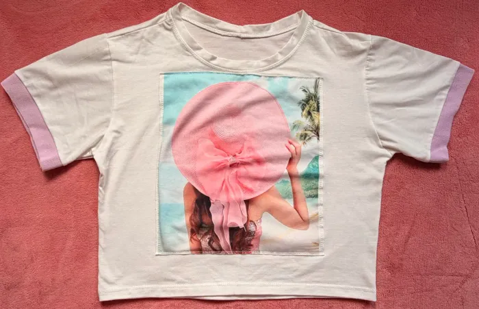 ÓTIMA OPORTUNIDADE- Blusa infantil branca com estampa delicada - Excelente estado