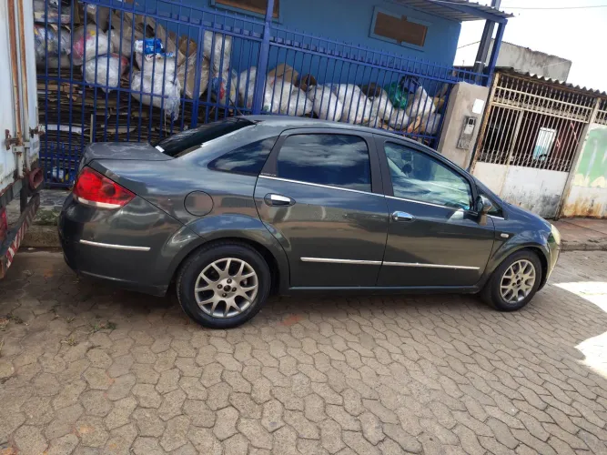 Fiat Linea 1.9/ HLX 1.9/1.8 Flex Dualogic 4P 2009
