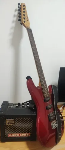 Amplificador Micro Cube Roland + Guitarra Golden