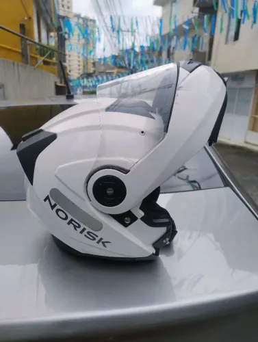 Capacete norrisk articulado 