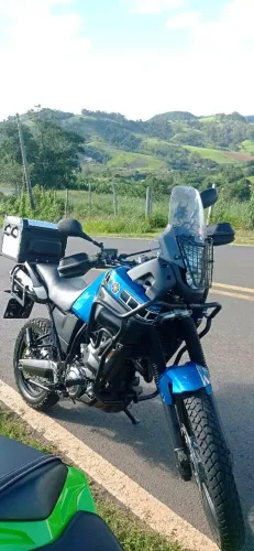 TENERE 660 COM BAÚ ORIGINAL YAMAHA