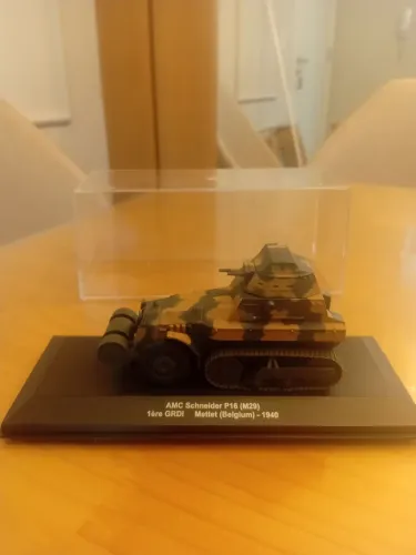 Veículo Blindado Francês AMC SCHNEIDER P16 M29 modelo 1940 escala 1:43