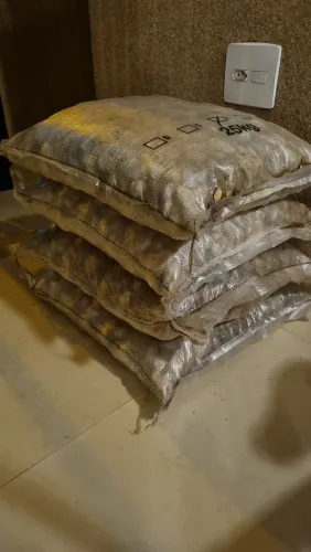 4 SACOS DE PEDRA SEIXOS / TUDO POR 150,00 ENTREGO EM RIO PRETO
