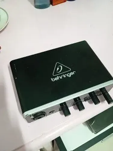 Interface de áudio Behringer U-PHORIA UMC22