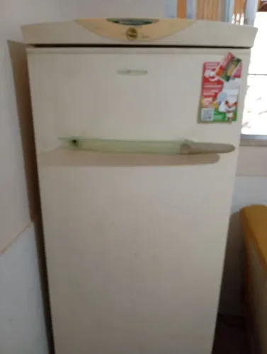 Vendo funcionando geladeira microondas máquina de lavar.