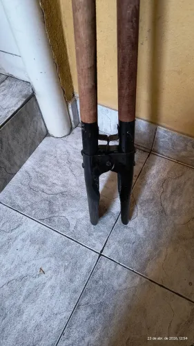 Escavadeira articulada 