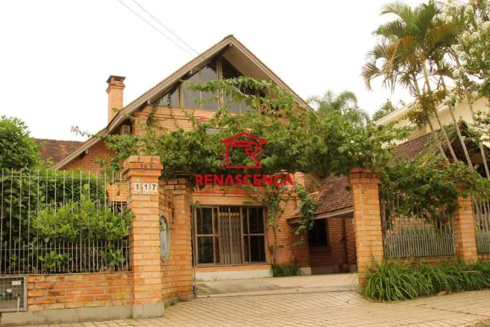 Casa com 4 Dormitórios e Clima de Casa de Campo no Parque São Jorge