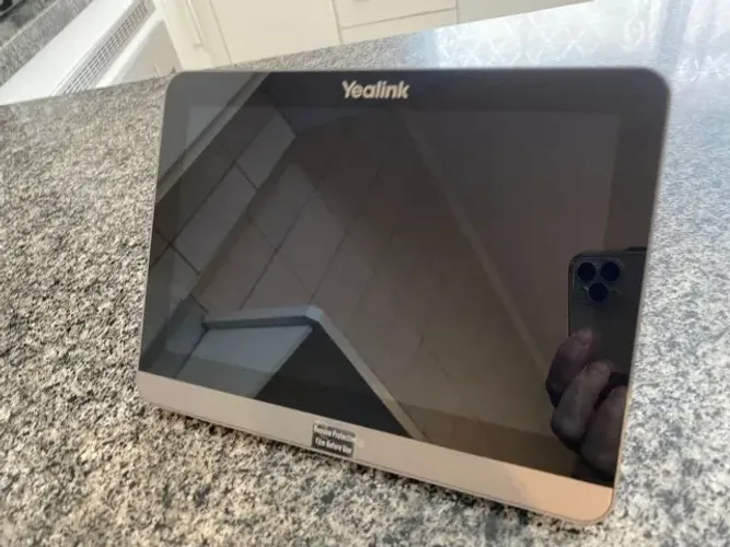Yealink CTP18-STD Collaboration Touch Console for Meetingbar A20/A30