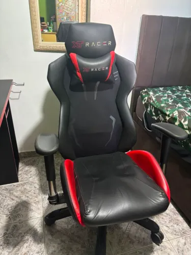 Cadeira e mesa para Gaimer