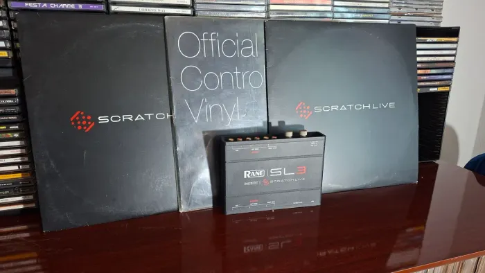 Serato SL3 com 4 vinis timecode 