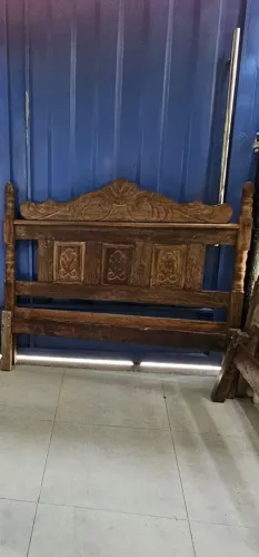 Cama de madeira