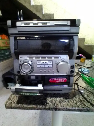 Central mini sistem Aiwa NSX S707(não liga)