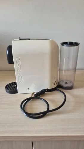 Cafeteira Nespresso U