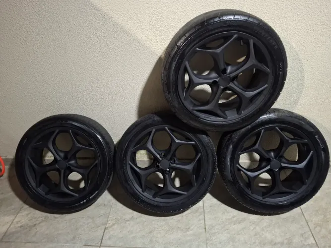 Vendo rodas aro 17 4 furos GM usadas. Valor 1.500 Tel * 