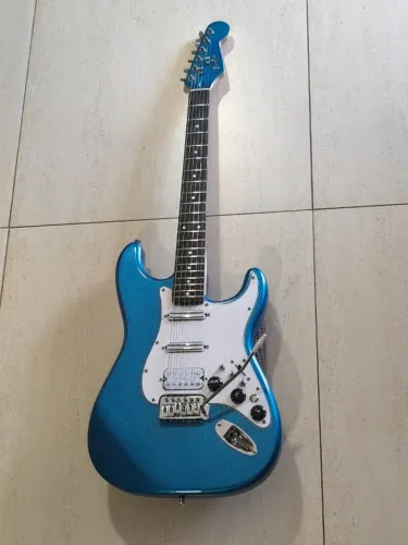 Vendo Guitarra Tipo Strato
