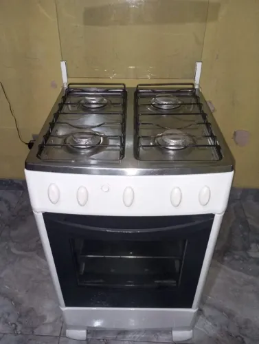 Vendo este fogão funcionando perfeitamente Acendimento manual Faço entrega Aceito cartão