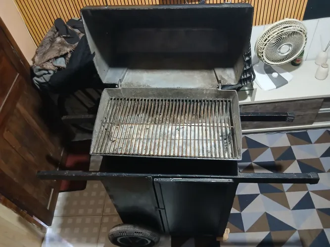 Carrinho de espetando e surrasco