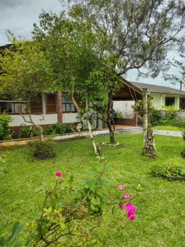 Casa com terreno |3 quartos | averbada | 5 Vagas de garagem | Possui escritura e registro 