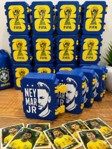 PORTA FIGURINHAS MENINO NEY