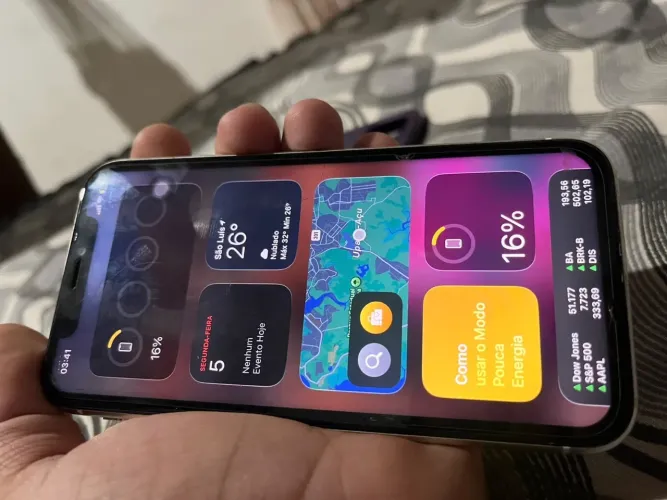Celular IPhone 11