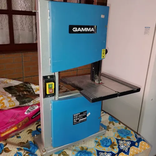 Serra fita de bancada Gamma, em ótimo estado 