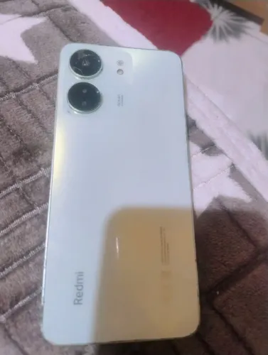 Vendo um celular radmi 13 bem conservado 470 não entrego.