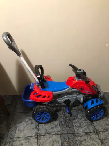 Quadriciclo infantil