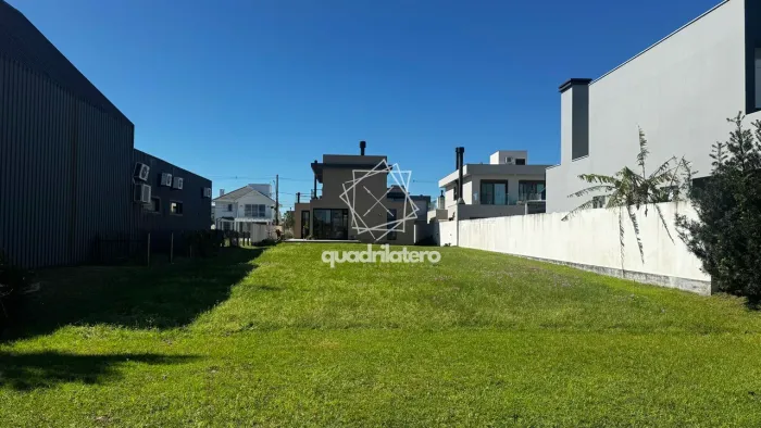 Terreno à venda no bairro Laranjal - Pelotas/RS