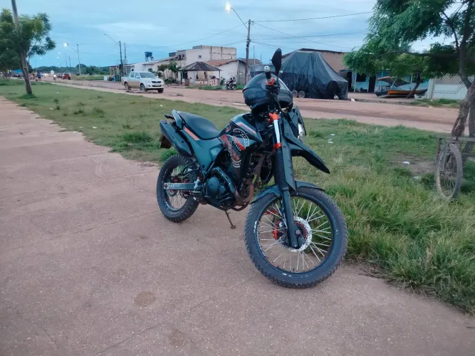 Vendo moto Lander FAB 2019 modelo 2020