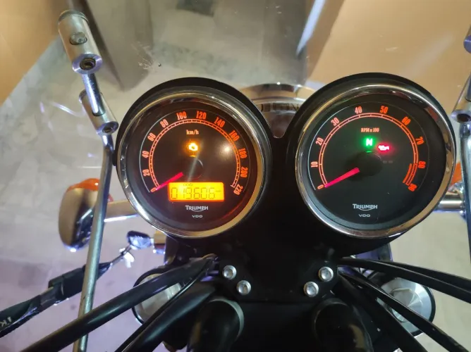 Bonneville T100 Segundo Dono