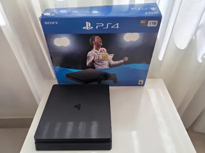 PS4 Slim 1TB na Caixa Original + 2 Controles (Berry Blue Especial + Preto)
