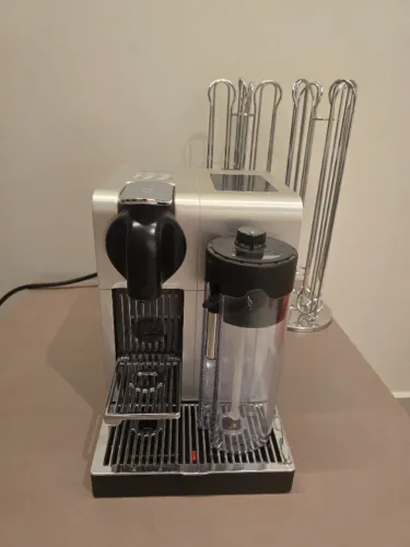 Cafeteira Nespresso Lattissima Pro 127v Inox