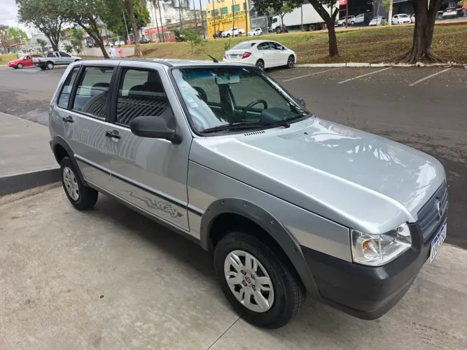 Fiat Uno Mille Celeb. WAY Econ. 1.0 F.flex 4P 2013