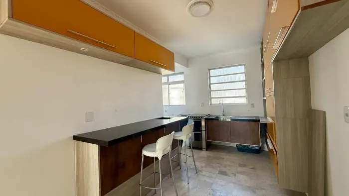 Apartamento com 3 quartos para locação em Coqueiros próximo da AABB