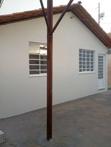 Casa com 2 Dorm,sala,cozinha garagem jardim cozinha gourmet
