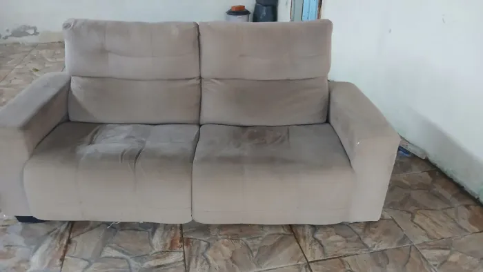 Sofá 2 e 3 lugares (precisa reformar)