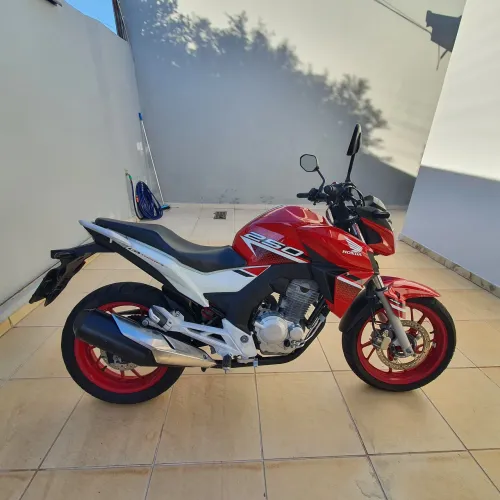 CB250F Twister ABS Oportunidade