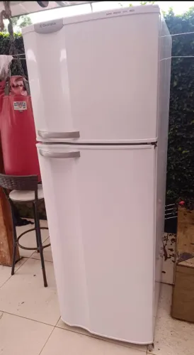 Geladeira Eletrolux 400L 