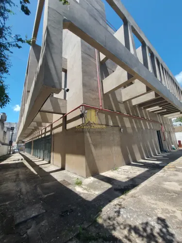 Centro de Maceió. Imóvel comercial com 1.850m², estrutura robusta de prédio de agência ban