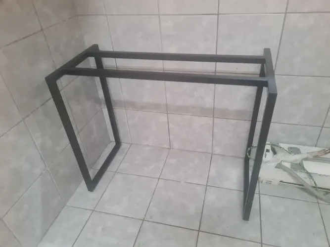Base de mesa de ferro