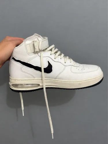 Nike Air Force 1 High Branco/Preto com Air Visível - Usado