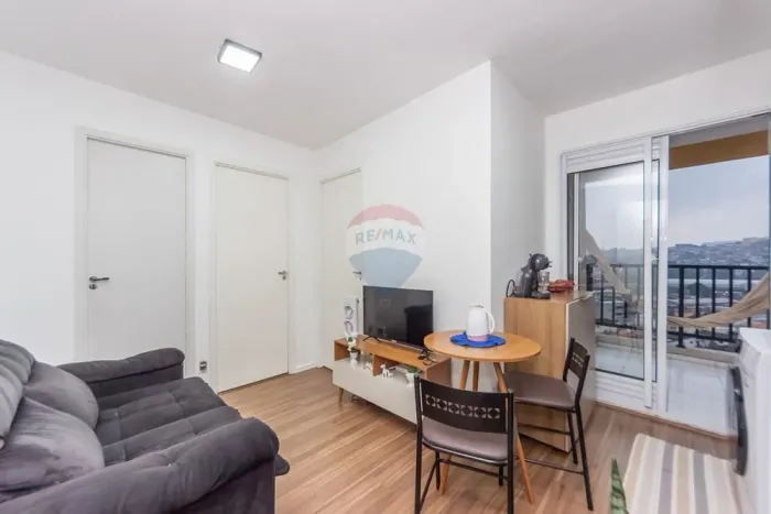 Apartamento à Venda na Vila das Belezas 2 Dorms com Varanda | Condomínio Completo | Ótima