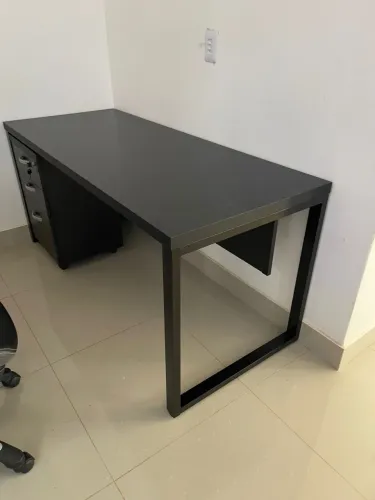 MESA DE ESCRITORIO COM GAVETEIRO INDUSTRIAL LOJA IKONOFFICE