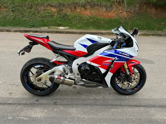 CBR 1000 RR 2013, Aceito oferta ! Estado de zero !